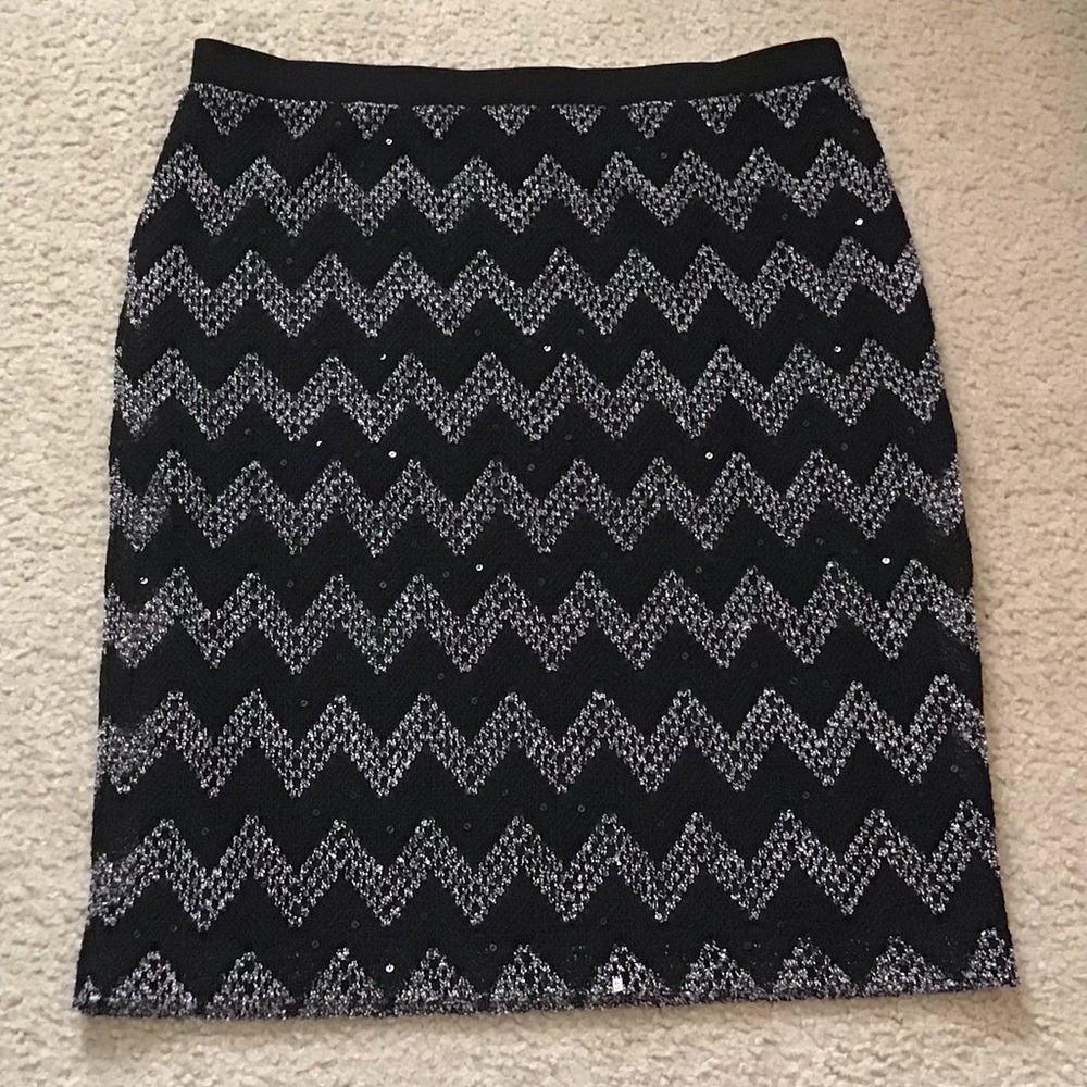 Sunny Leigh Skirt Chevron Pattern w/ Sequins Large - Picture 7 of 7